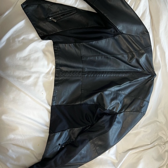 Dynamite cropped leather jacket - Picture 2 of 3